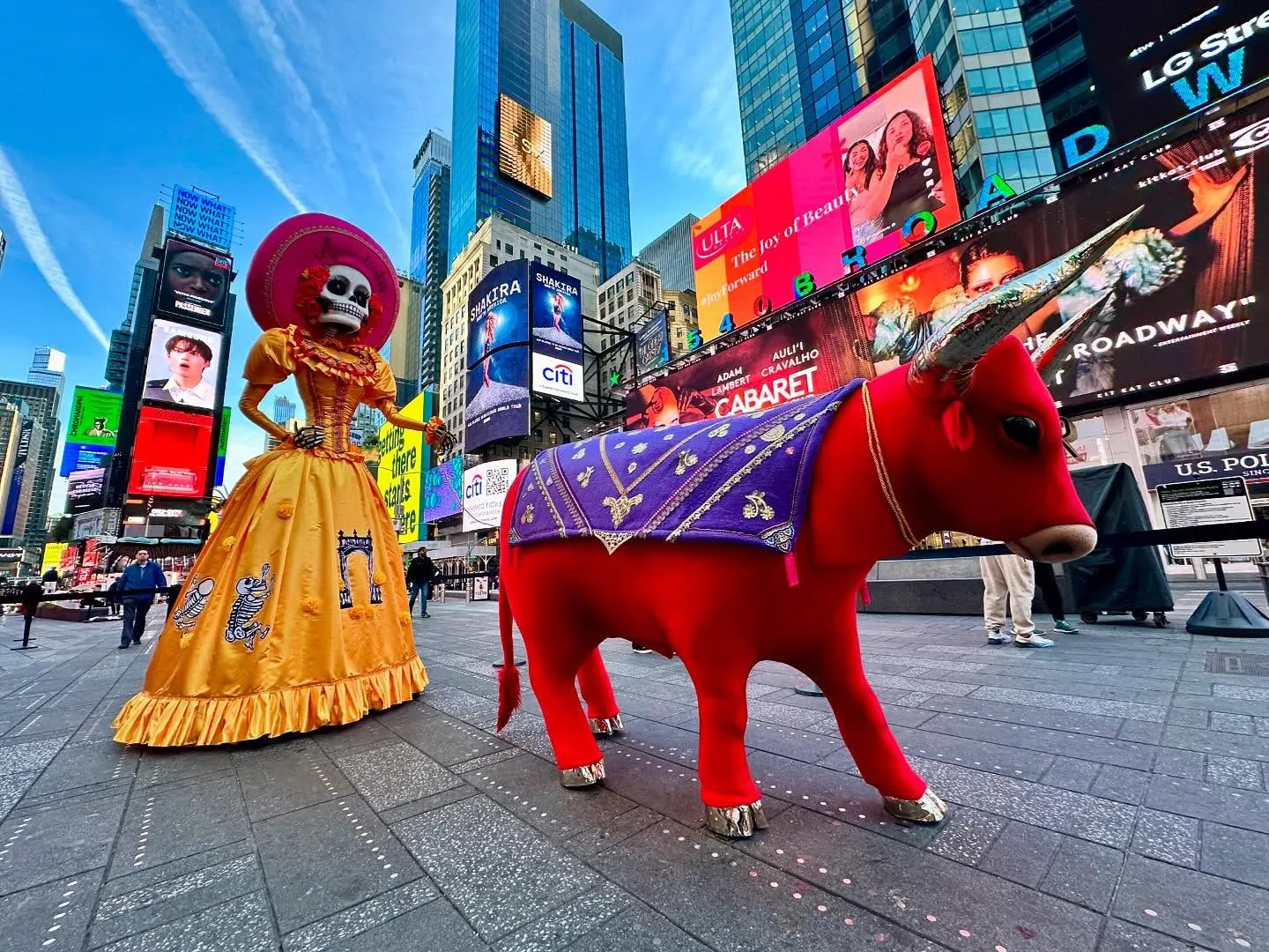 🎉💀 The Día de Muertos exhibit at Times Square features stunning Mexican folk-art sculptures. 🌺✨ Instagram preview
