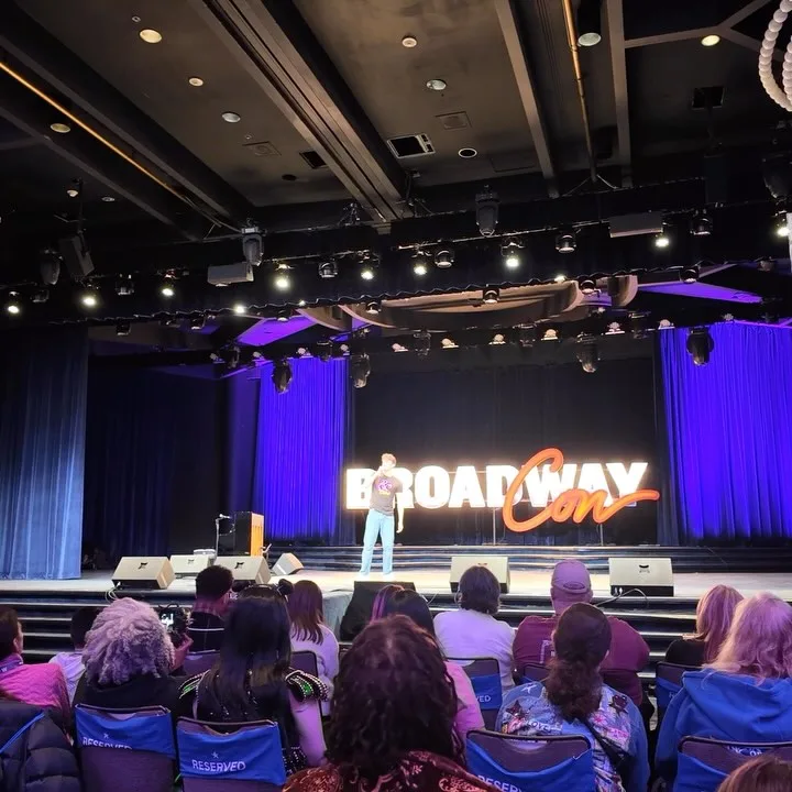 🎭 The 10th BroadwayCon took over NYC, showcasing dazzling Broadway brilliance with stars and creators at the Marriott Marquis. This vibrant event celebrated the magic of musicals and plays, featuring theater icons like Lin-Manuel Miranda. It offered over 100 hours of programming, including panels, p
