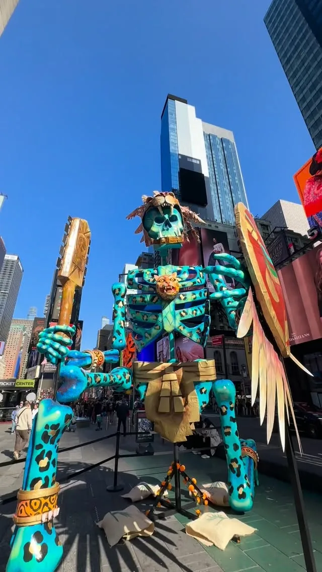 💀 The Día de Muertos exhibit at Times Square features stunning Mexican folk-art sculptures Instagram preview
