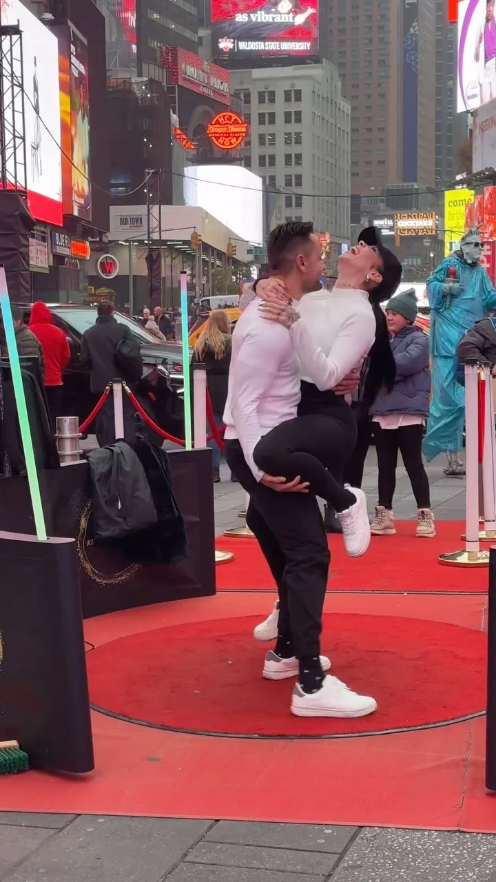 New Yorkers love to dance, and the city is a vibrant hub for all kinds of dance styles! From swing and Viennese waltz to merengue, the energy is always high. Instagram preview