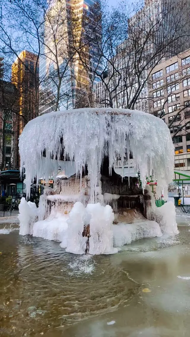 ❄️ Witness the breathtaking transformation of the Josephine Shaw Lowell Memorial Fountain at Bryant Park into a natural ice sculpture during New York City’s coldest winter days. As temperatures drop, the flowing water freezes, creating stunning ice formations. Instagram preview