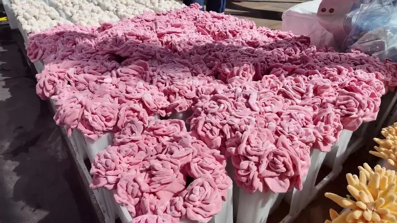 Cj Hendry’s Flower Market 2.0 Rockefeller Center Center Plaza New York City thumbnail