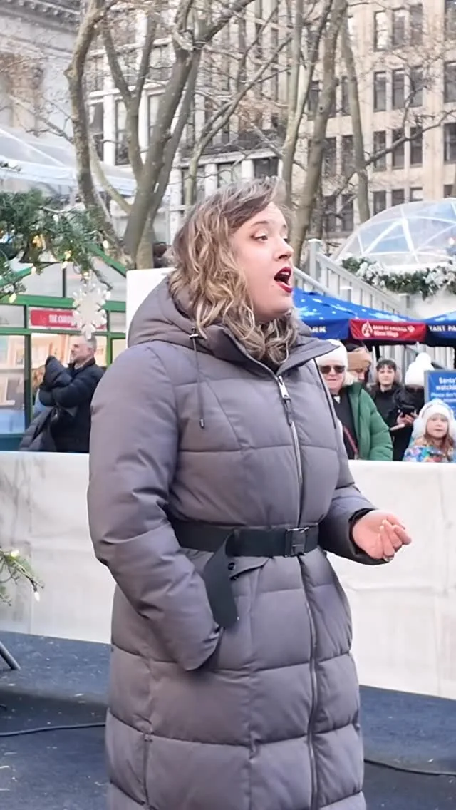 Rainelle Krause ( @rainellekrause ) Performing at Bryant Park #mozart #themetropolitanopera #themagicflute #opera #metopera Instagram preview
