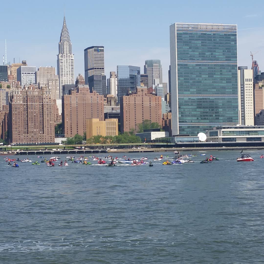 youtu.be/Z-4PAaVFgSw #strongislandjetskis #jetskilife #waverunnersofny #nycjetskiinvasion #nyc#jetski #waverunner #seadoo #yamaha #wtc#manhattan #newyork #brooklyn #queens #fdr #westsidehighway #newjersey #edgewater #nycharbor Instagram preview
