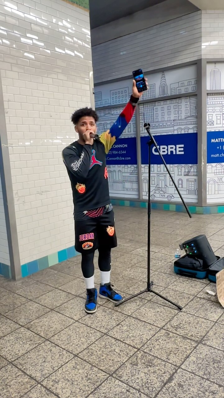🎤🚇 From the heart of Caracas 🇻🇪 to the heart of NYC 🇺🇸 , Quintanabrayan Ponce ( @quintanabrayanponce ) is singing his heart out in the @mta subway! 🎶👏 Music truly knows no boundaries. #NYCSubwayTalent #MusicInTheSubway #MTAMusic 🌟 Instagram preview
