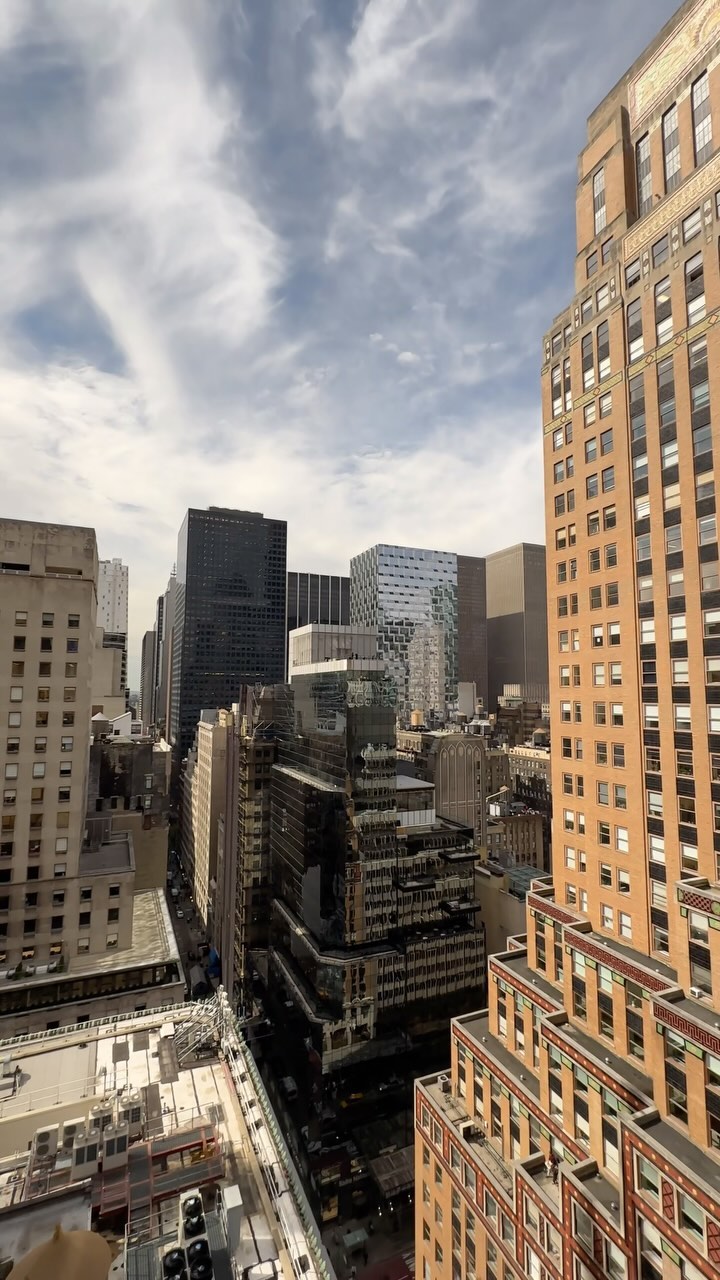 #ConcreteJungle under a dimmed sky #SolarEclipse #nyc #manhattan 🌆 🌘 Instagram preview