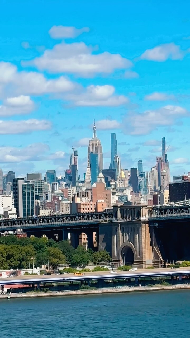 Sunday Funday exploring Brooklyn Bridge and Lower Manhattan 🌉🗽 Instagram preview