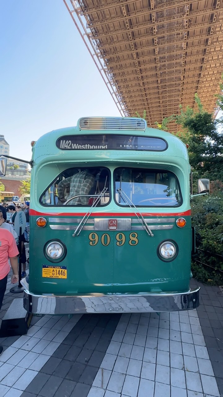 🚍✨ The Bus Festival at Brooklyn Bridge Park. Vintage buses and stunning views of the Manhattan skyline. @BrooklynBridgePark @NYTransitMuseum Instagram preview