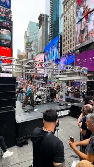 🤘🎸 The Warning had an electrifying pop-up performance in Times Square today! 🌟 This rock band, consisting of three talented sisters from Monterrey, Mexico, is known for their high-energy shows and powerful music. Their music blends hard rock with melodic elements, creating a unique and captivating s